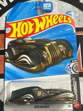 Hot Wheels Screamliner Black and Gold Die-Cast Car